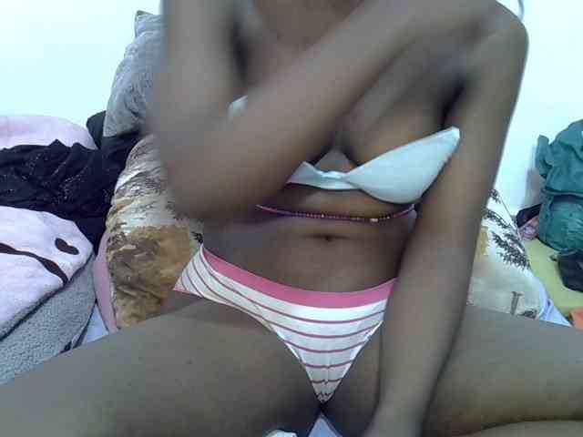 Sexyshaz webcam
