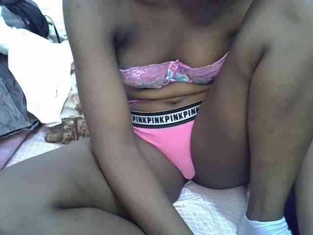 Sexyshaz webcam