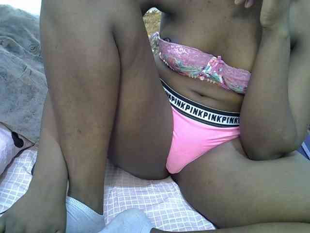 Sexyshaz webcam