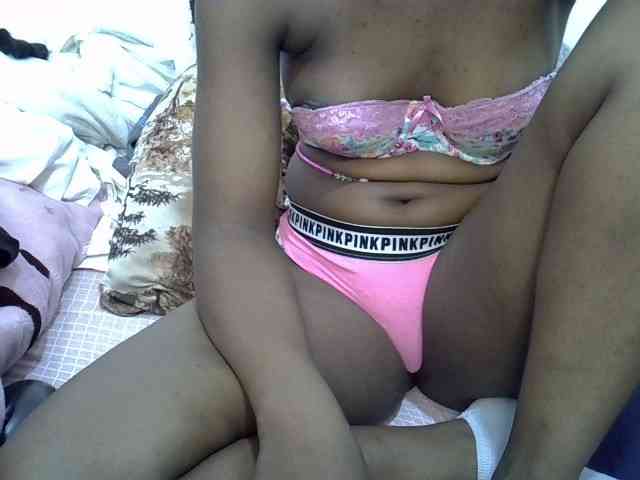 Sexyshaz webcam