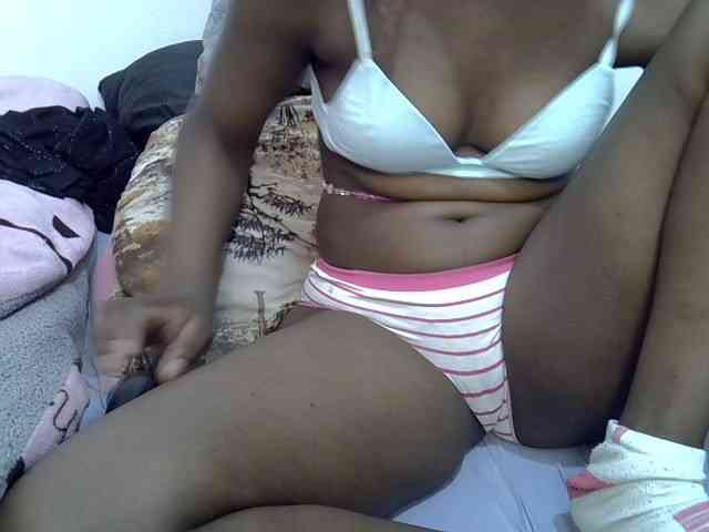 Sexyshaz webcam