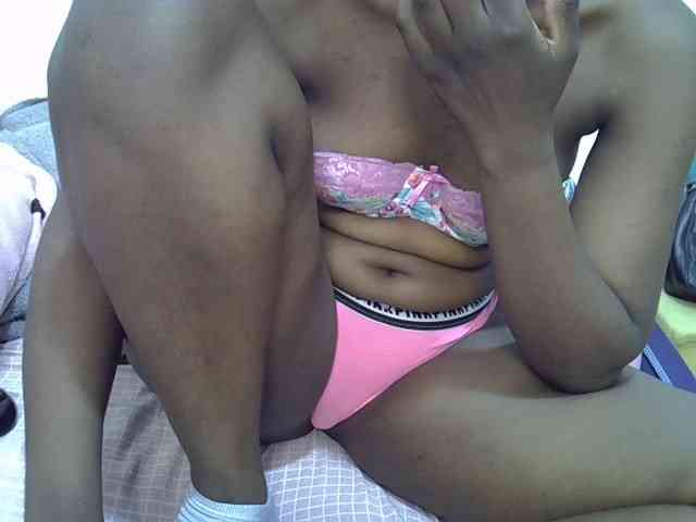 Sexyshaz webcam