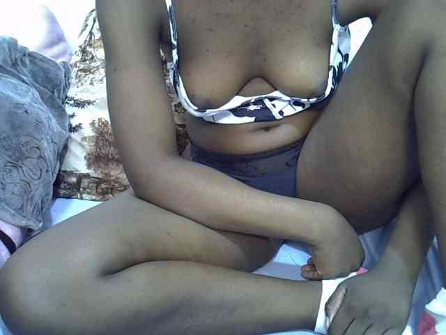 Sexyshaz webcam