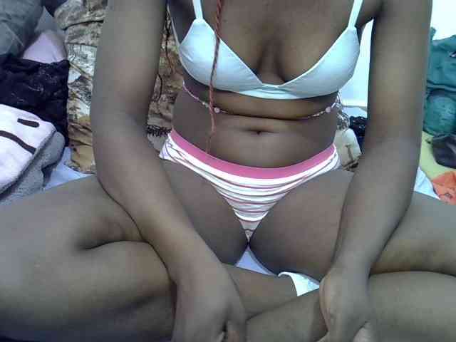 Sexyshaz webcam