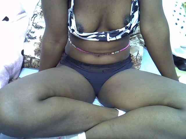 Sexyshaz webcam