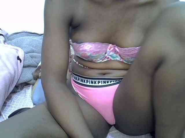 Sexyshaz webcam