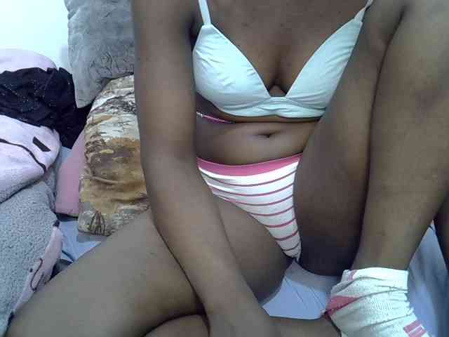 Sexyshaz webcam