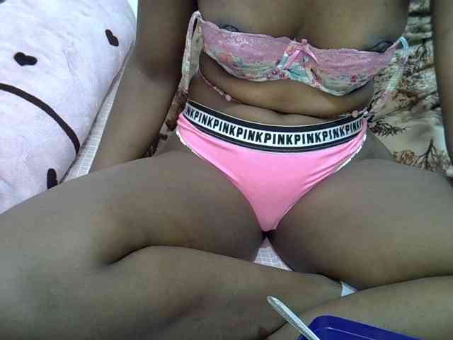 Sexyshaz webcam