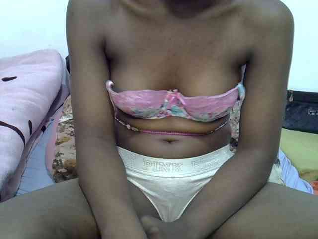 Sexyshaz webcam