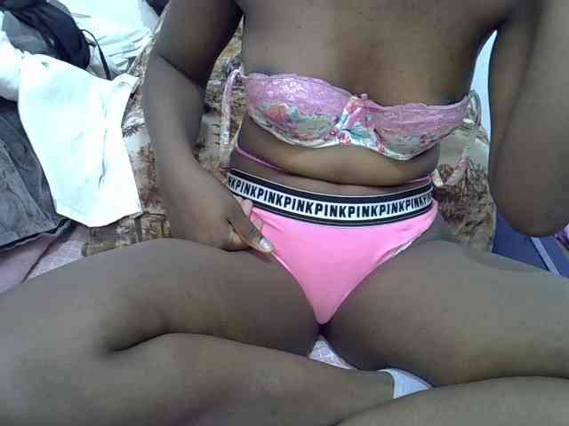 Sexyshaz webcam