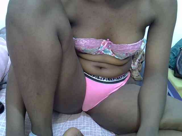 Sexyshaz webcam