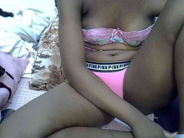 Sexyshaz webcam
