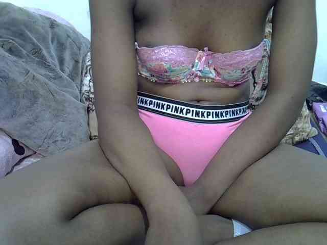 Sexyshaz webcam