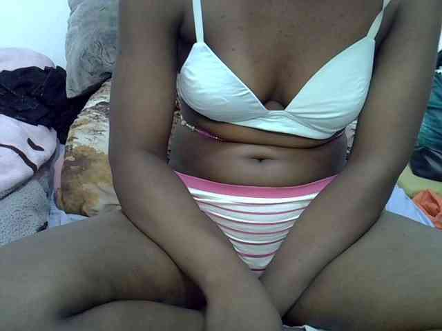 Sexyshaz webcam