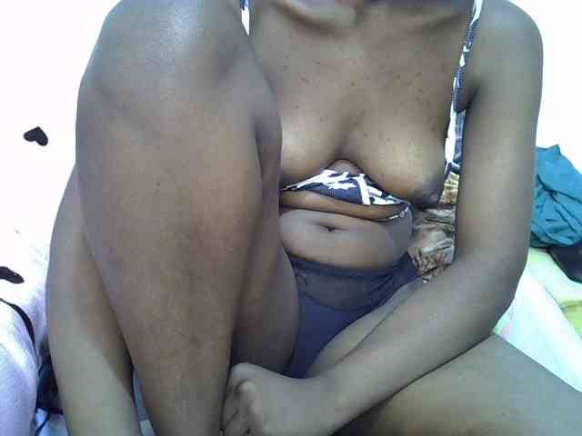 Sexyshaz webcam