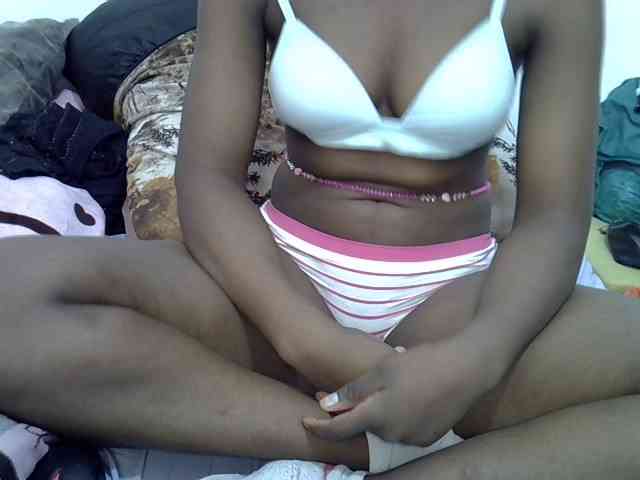 Sexyshaz webcam