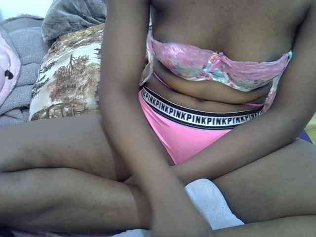 Sexyshaz webcam