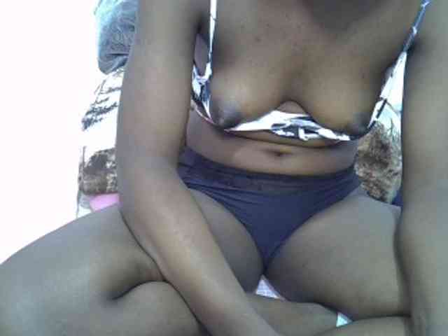Sexyshaz webcam