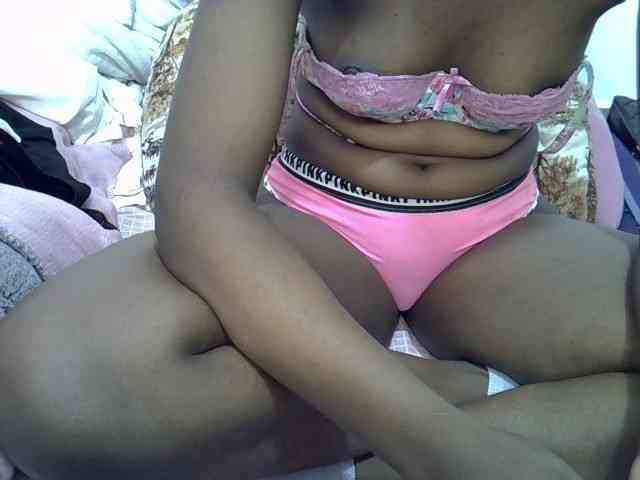 Sexyshaz webcam