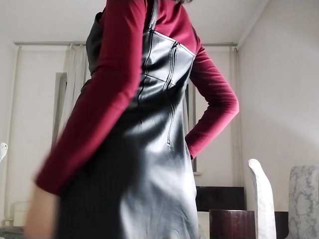 Vai a chattare su UrSweetieLeigh UrSweetieLeigh