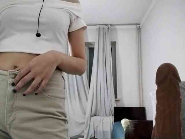 UrSweetieLeigh webcam