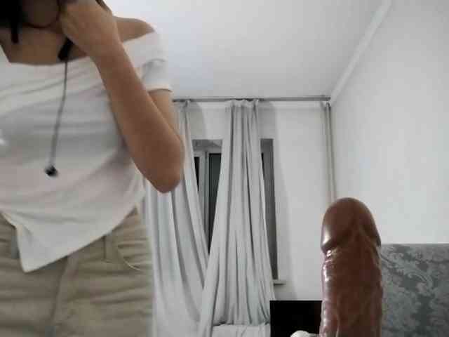 UrSweetieLeigh webcam