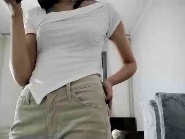 UrSweetieLeigh webcam