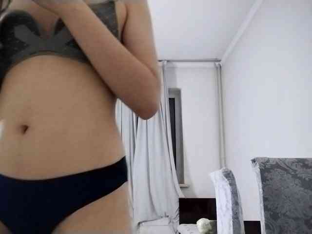 UrSweetieLeigh webcam