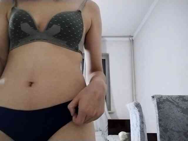 UrSweetieLeigh webcam