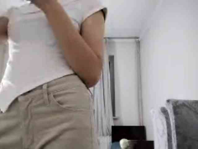 UrSweetieLeigh webcam