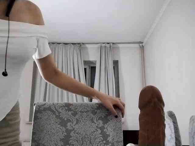 UrSweetieLeigh webcam