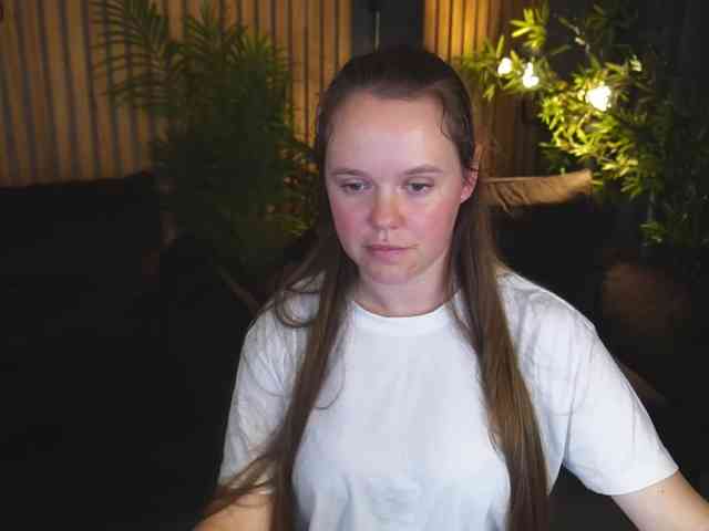 GoldenPeachy webcam
