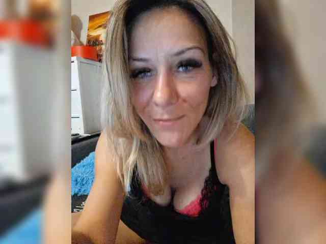 krisred webcam