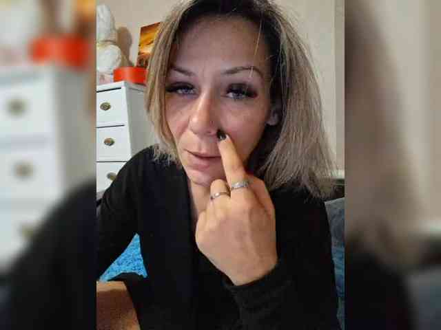 krisred webcam