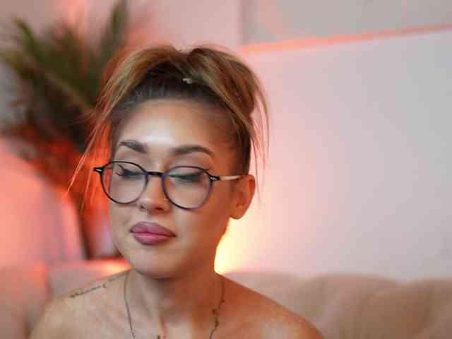 AileenKiss webcam