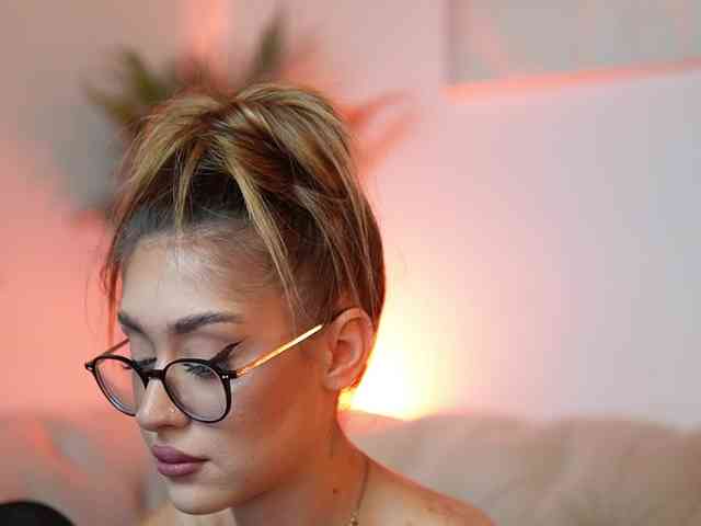 AileenKiss webcam