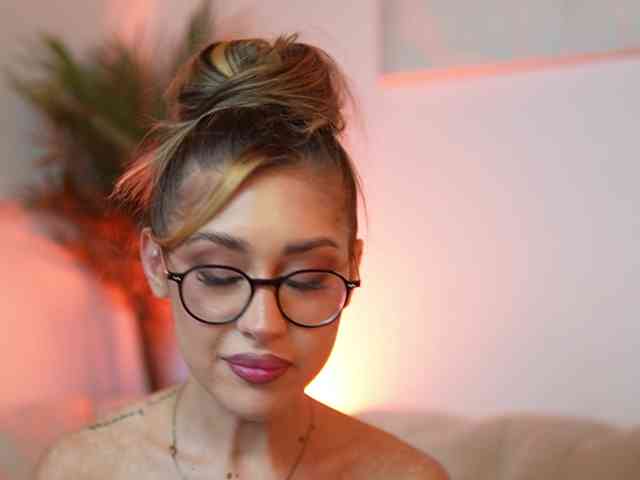 AileenKiss webcam