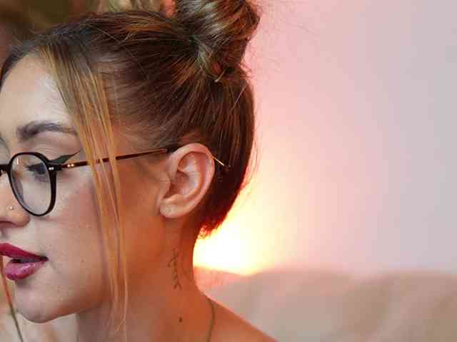 AileenKiss webcam