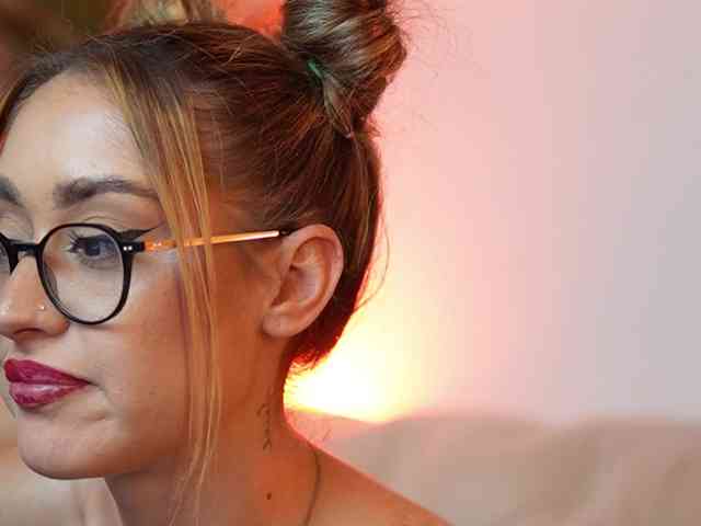 AileenKiss webcam