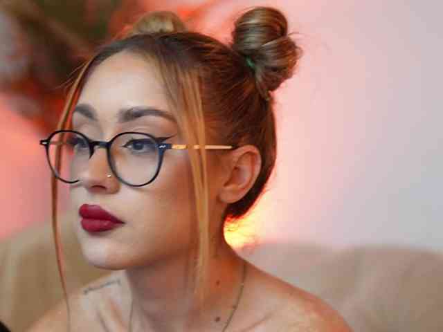 AileenKiss webcam