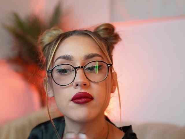 AileenKiss webcam