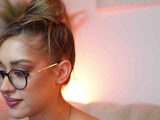 AileenKiss webcam