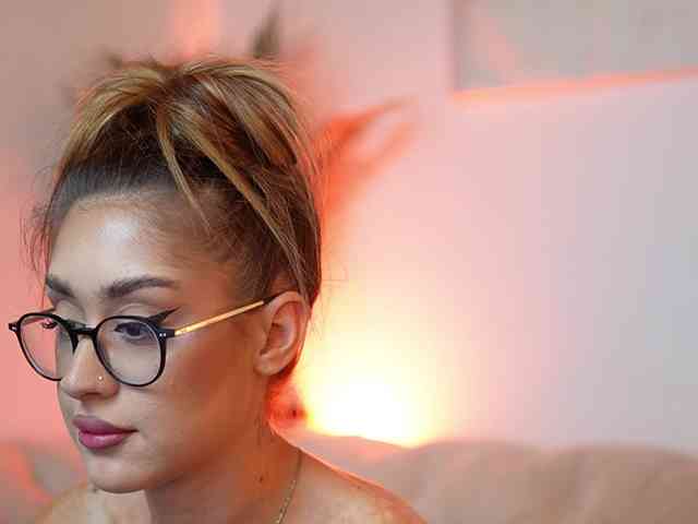 AileenKiss webcam