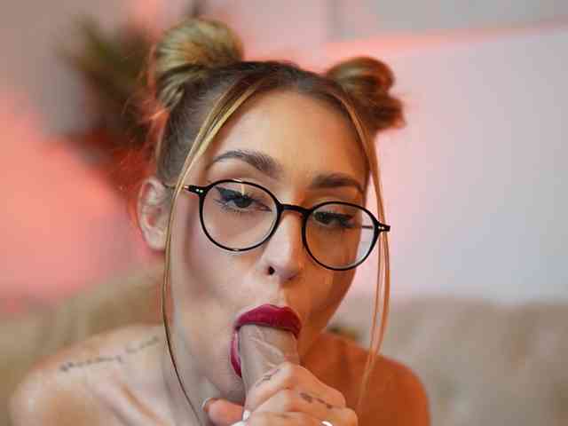 AileenKiss webcam