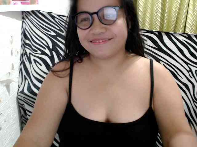 urpinaygirl webcam