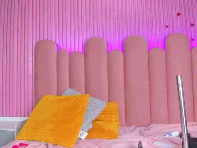 PerlaaRouse webcam