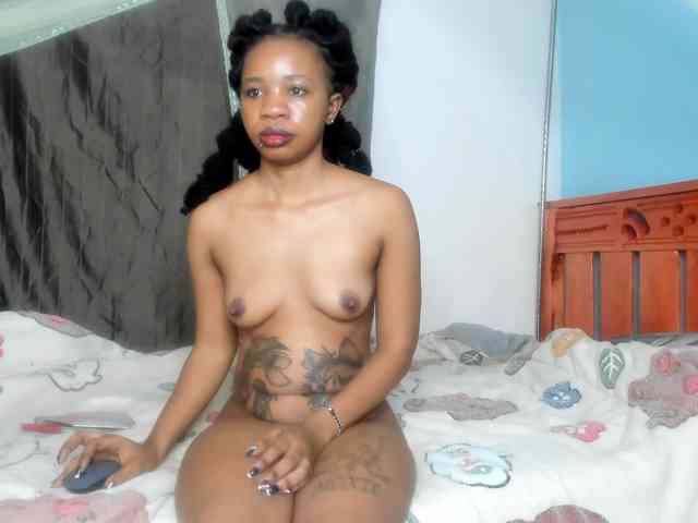 Foxy-Roxy webcam