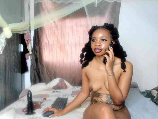 Foxy-Roxy webcam