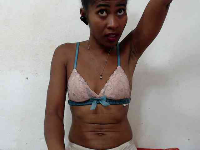 DonnelaQuin webcam