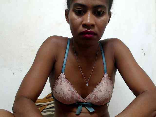 DonnelaQuin webcam